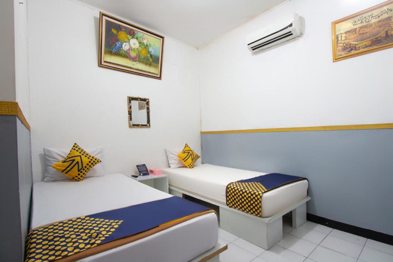 Spot On 2425 Salina Hotel Syariah Sidoarjo Eksteriør bilde