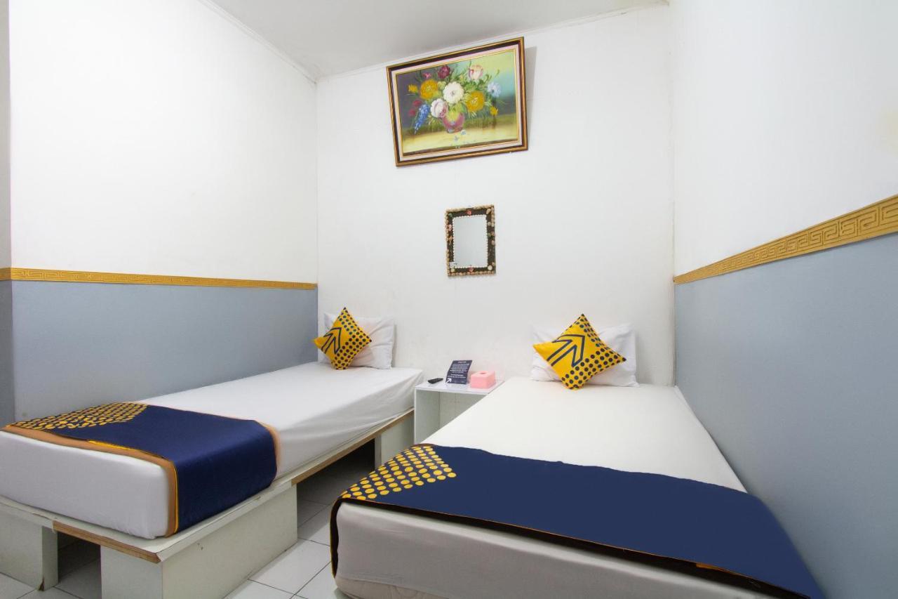 Spot On 2425 Salina Hotel Syariah Sidoarjo Eksteriør bilde
