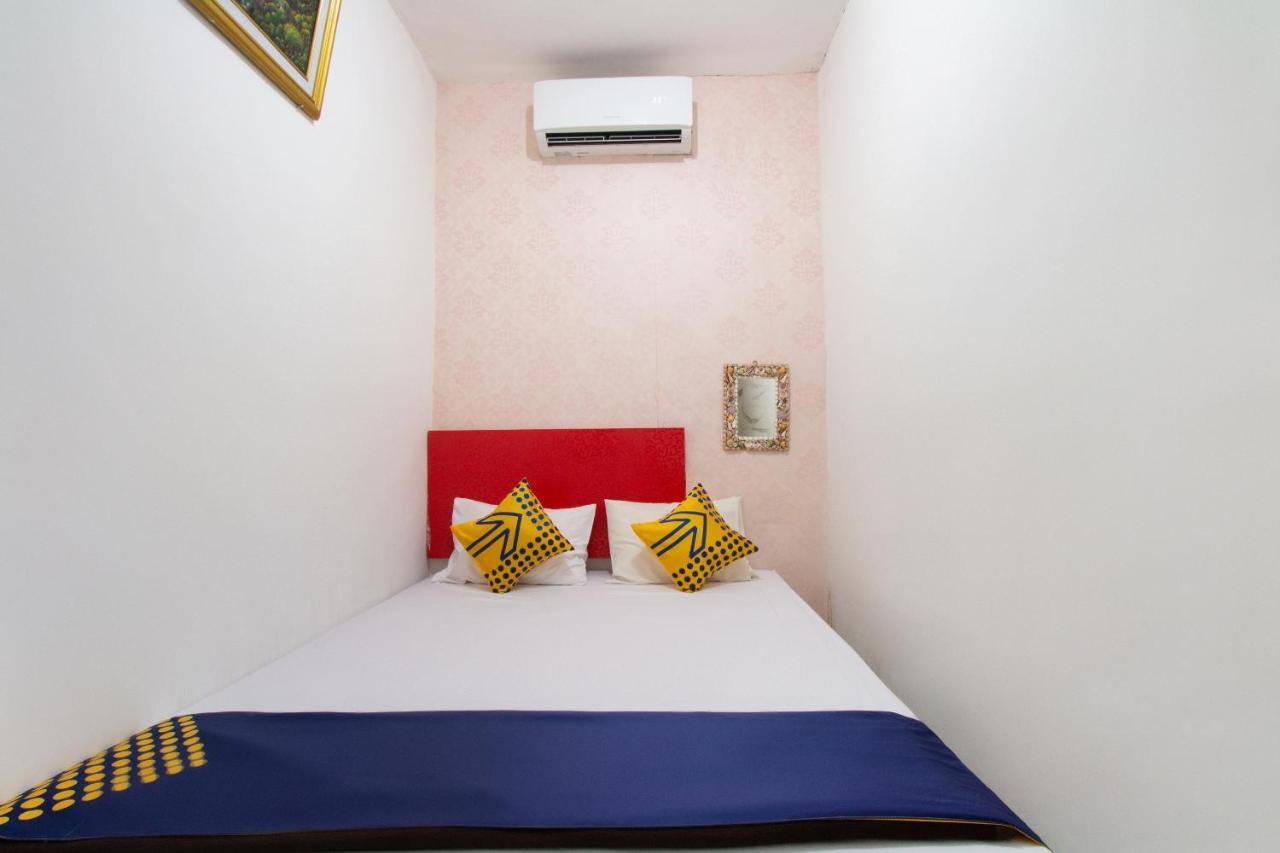 Spot On 2425 Salina Hotel Syariah Sidoarjo Eksteriør bilde
