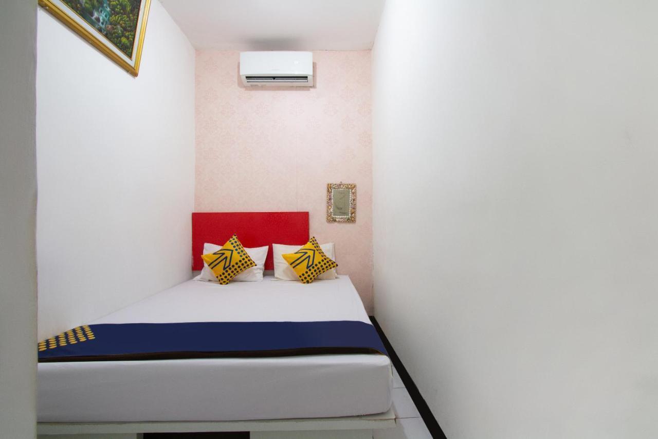 Spot On 2425 Salina Hotel Syariah Sidoarjo Eksteriør bilde