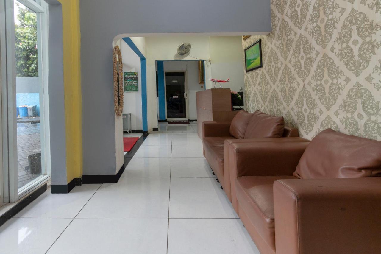 Spot On 2425 Salina Hotel Syariah Sidoarjo Eksteriør bilde